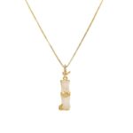 Female bamboo pendant necklace