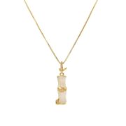 Female bamboo pendant necklace